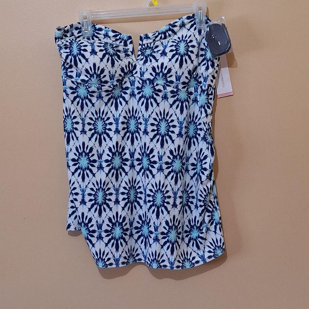 NWT Liz Lange Maternity Bathing Suit Tankini Top